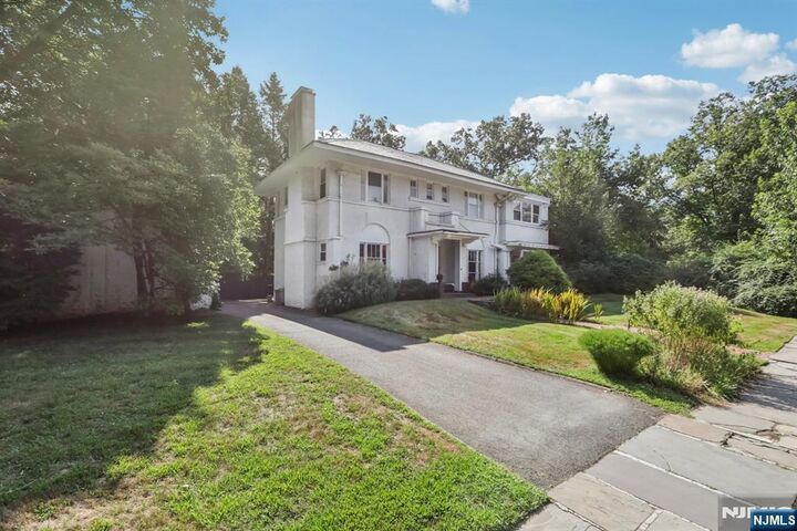 Property Photo:  299 Ridgewood Avenue  NJ 07028 
