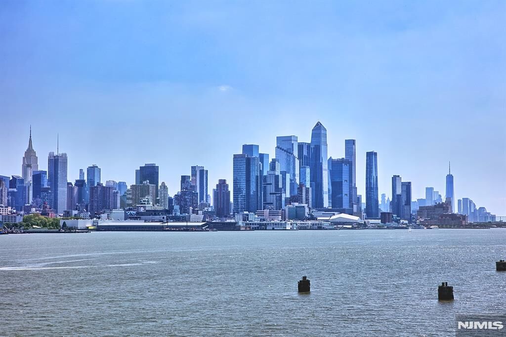 Property Photo: 406 Newburgh Court NJ 07093