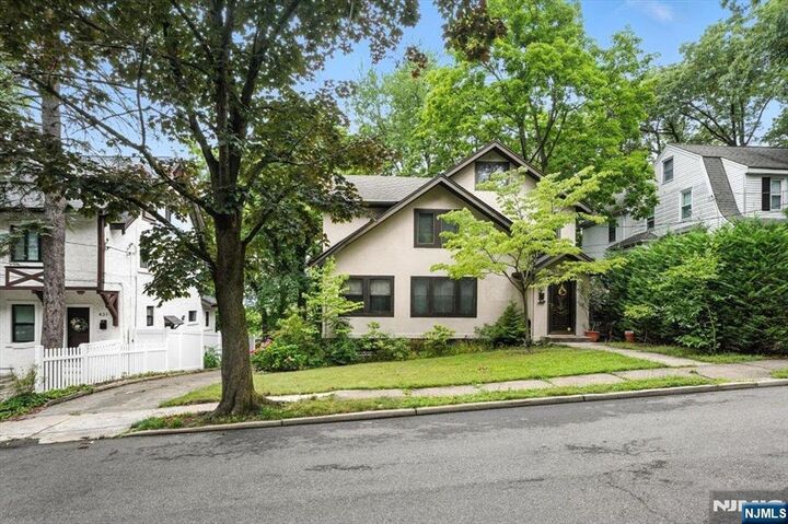 435 Park Avenue  Leonia NJ 07605 photo