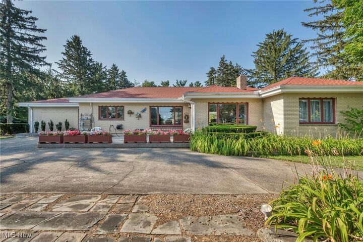 Property Photo:  25915 Kennedy Ridge Road  OH 44070 