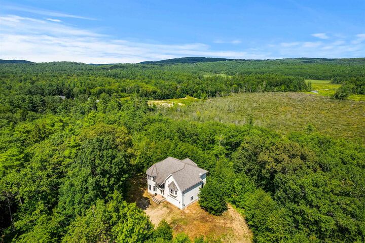 Property Photo:  106 Rangeway Road  NH 03046 