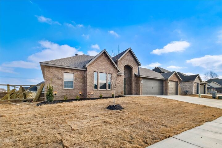 Property Photo: 1210 Fierce Lane AR 72719