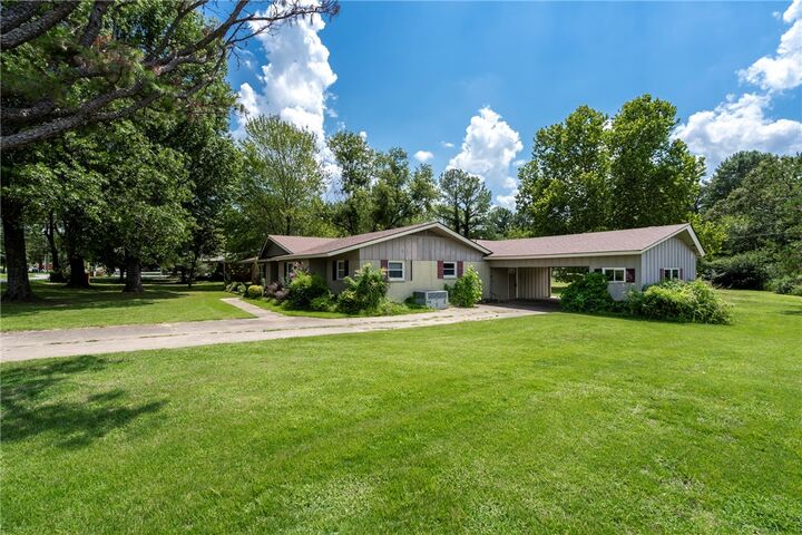 Property Photo: 2206 University Street AR 72761