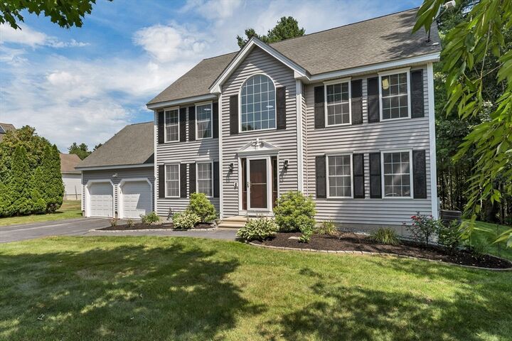 Property Photo:  4 Sunblaze  NH 03062 