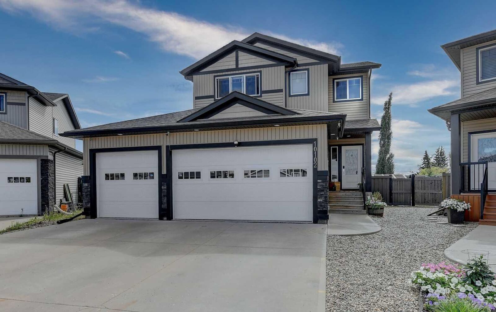 Property Photo: 10102 87 Street AB T8X 0M5