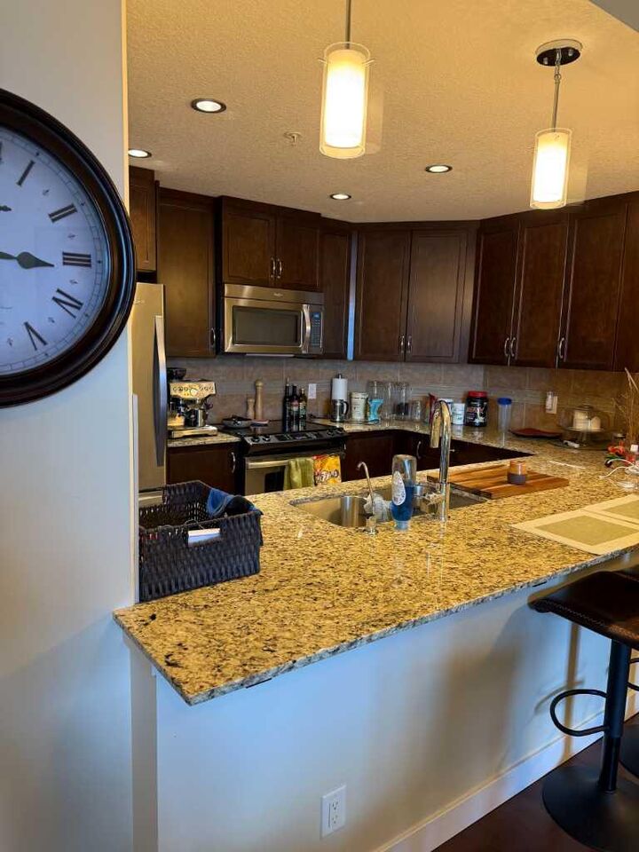 Property Photo:  16 Varsity Estates Circle NW 701  AB T3A 1W9 