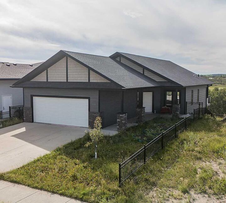 5446 Vista Trail  Blackfalds AB T4M 0L2 photo