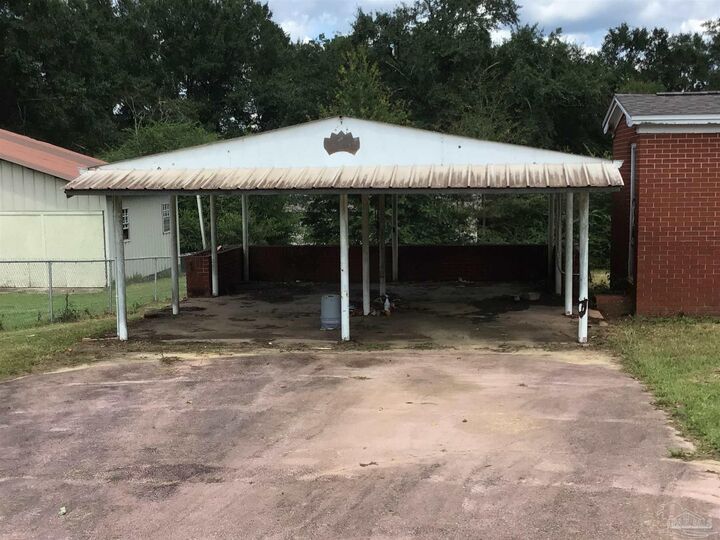 Property Photo: 410 Hariston Rd FL 32577