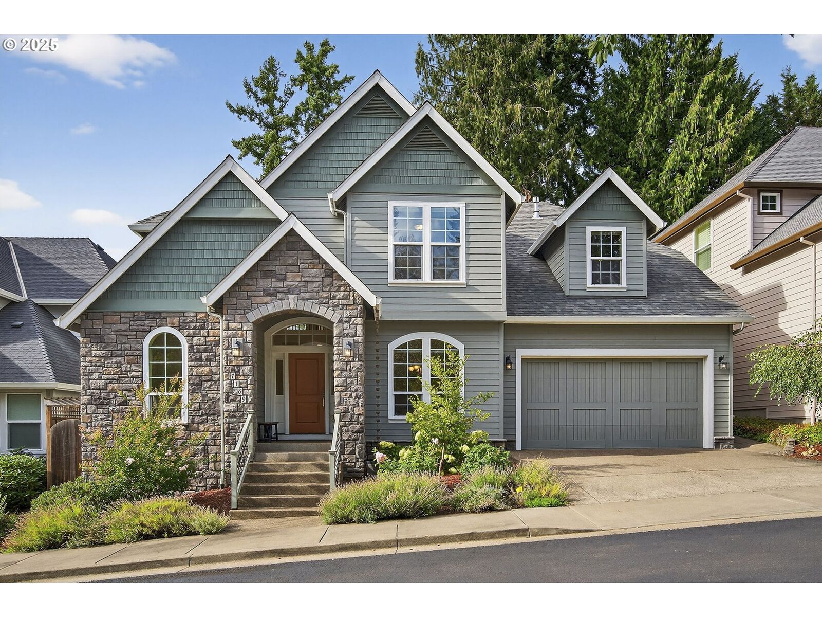 Property Photo:  7169 SW Ash Creek Ct  OR 97223 