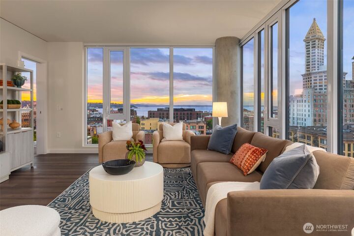 Property Photo:  450 S Main St 912  WA 98104 