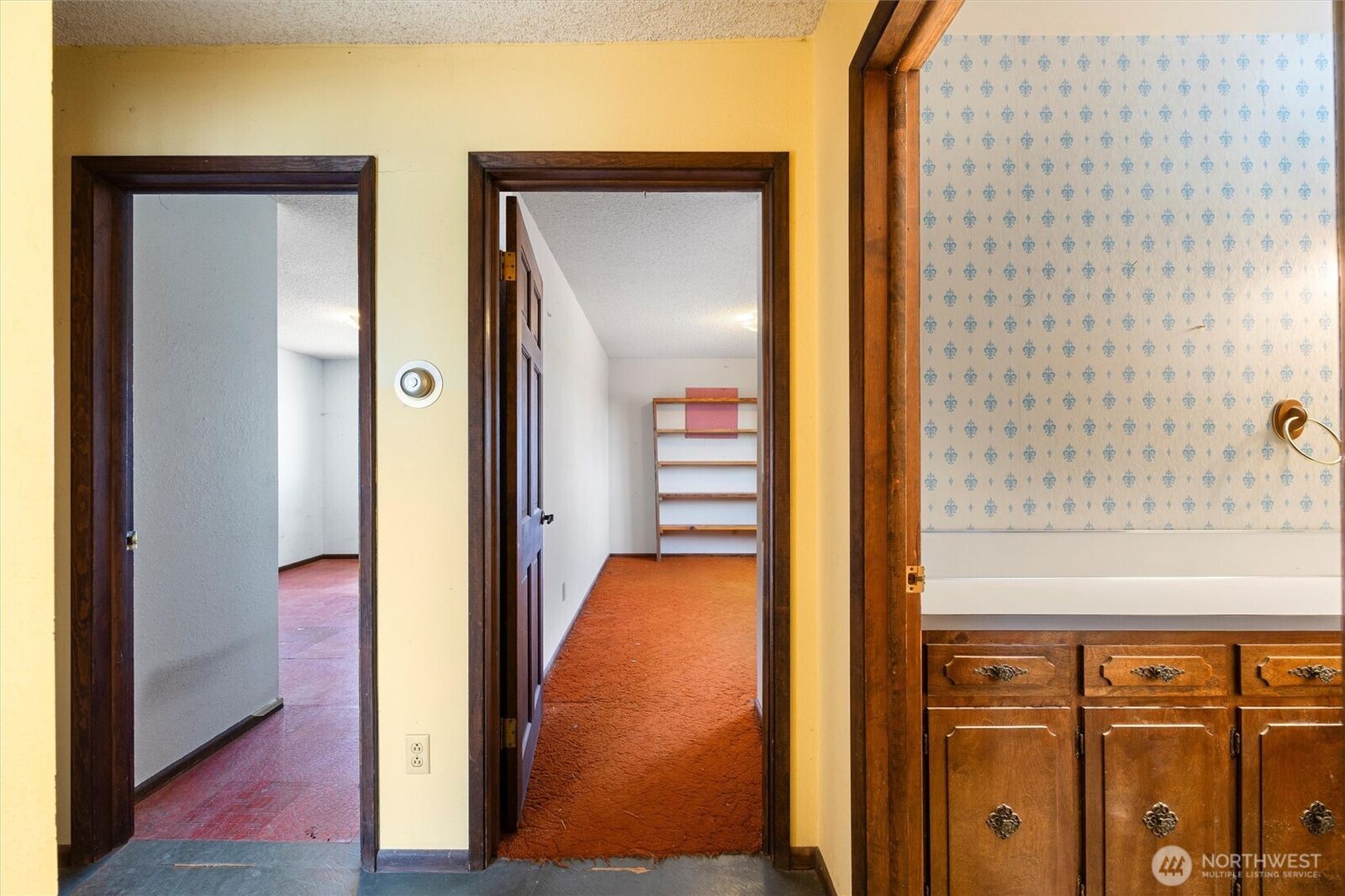 Property Photo:  709 E Olive Avenue  WA 99169 