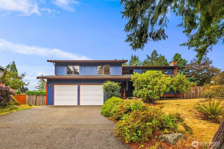 Property Photo: 15915 SE 166th Pl WA 98058