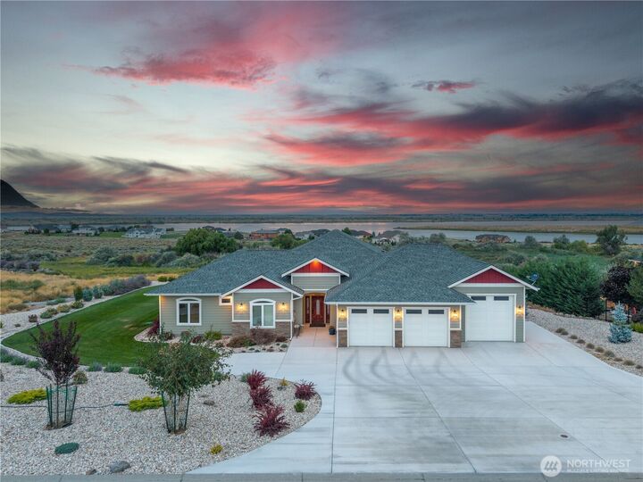 Property Photo: 8296 SE Dune Lake Road WA 98837