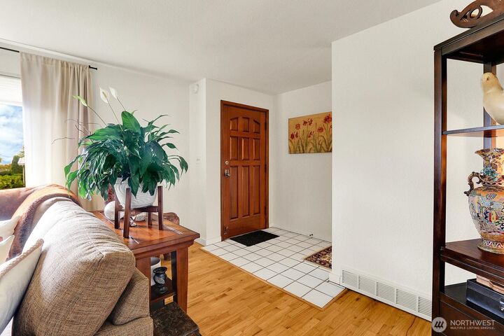 Property Photo:  4012 SW 107th Street  WA 98146 