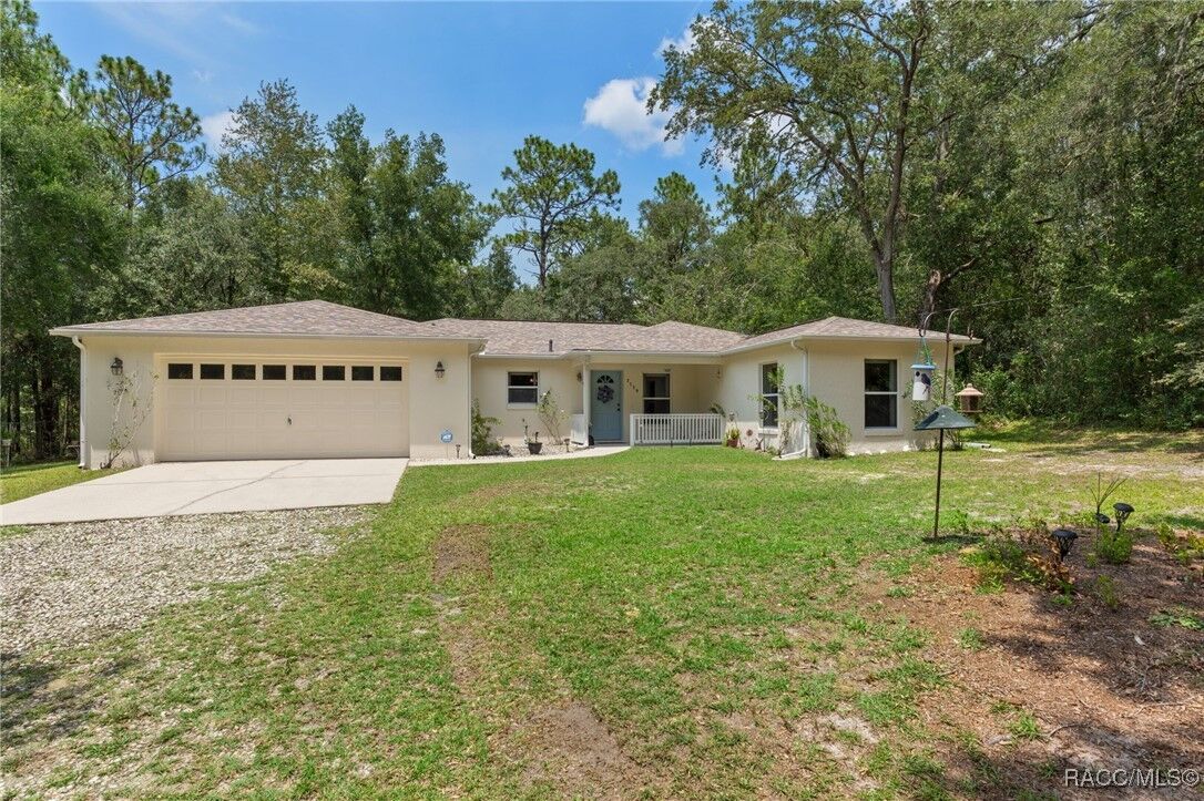 Property Photo:  2739 E Dove Court  FL 34452 