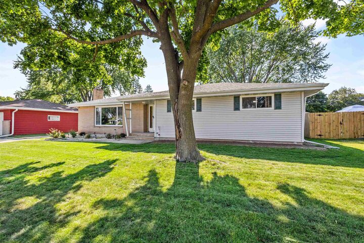 Property Photo: 1079 Meadow Lane WI 54956-3936
