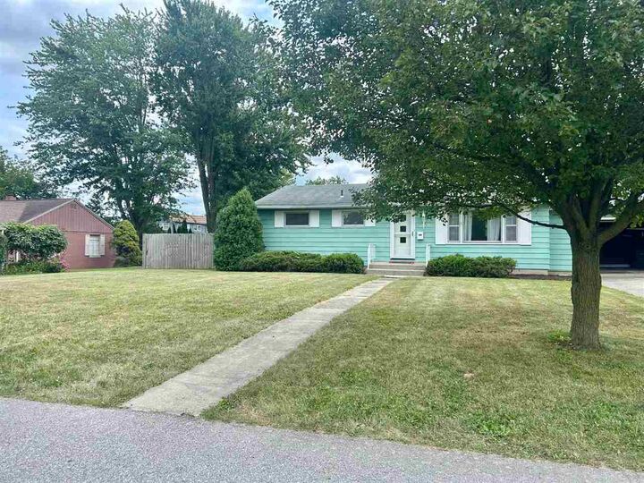 Property Photo: 2493 Boardwalk Circle Fort Wayne IN 46809