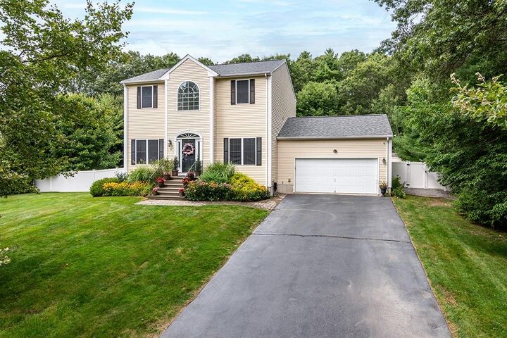 Property Photo: 19 Audubon Lane RI 02831