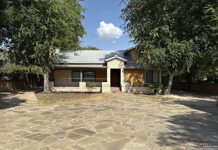 8138 Old Pearsall  San Antonio TX 78252 photo