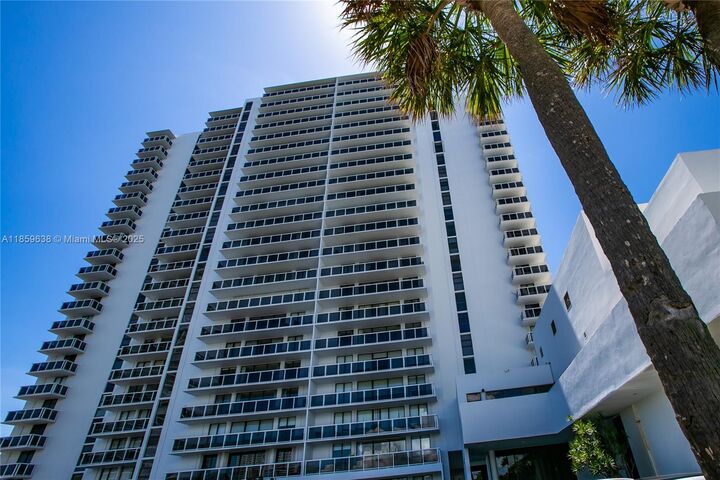 Property Photo: 20505 E Country Club Dr 731 FL 33180