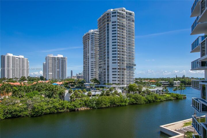 Property Photo:  20505 E Country Club Dr 731  FL 33180 