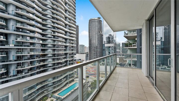 Property Photo:  1050 Brickell Ave 2620  FL 33131 