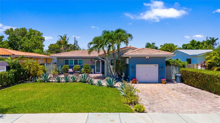 7528 Hispanola Ave  North Bay Village FL 33141 photo