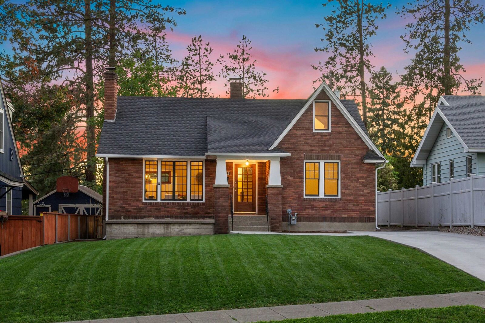 Property Photo:  3611 N Audubon St  WA 99205 