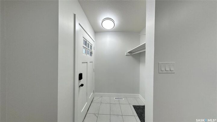 Property Photo:  214 Central Avenue  SK S7N 2E7 
