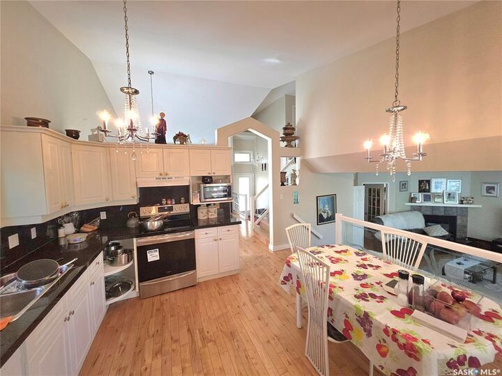 Property Photo:  306 Blackthorn Crescent  SK S7V 1B1 