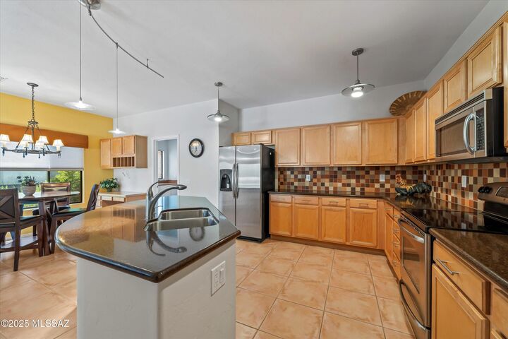 Property Photo: 39179 S Lake Crest Drive AZ 85739