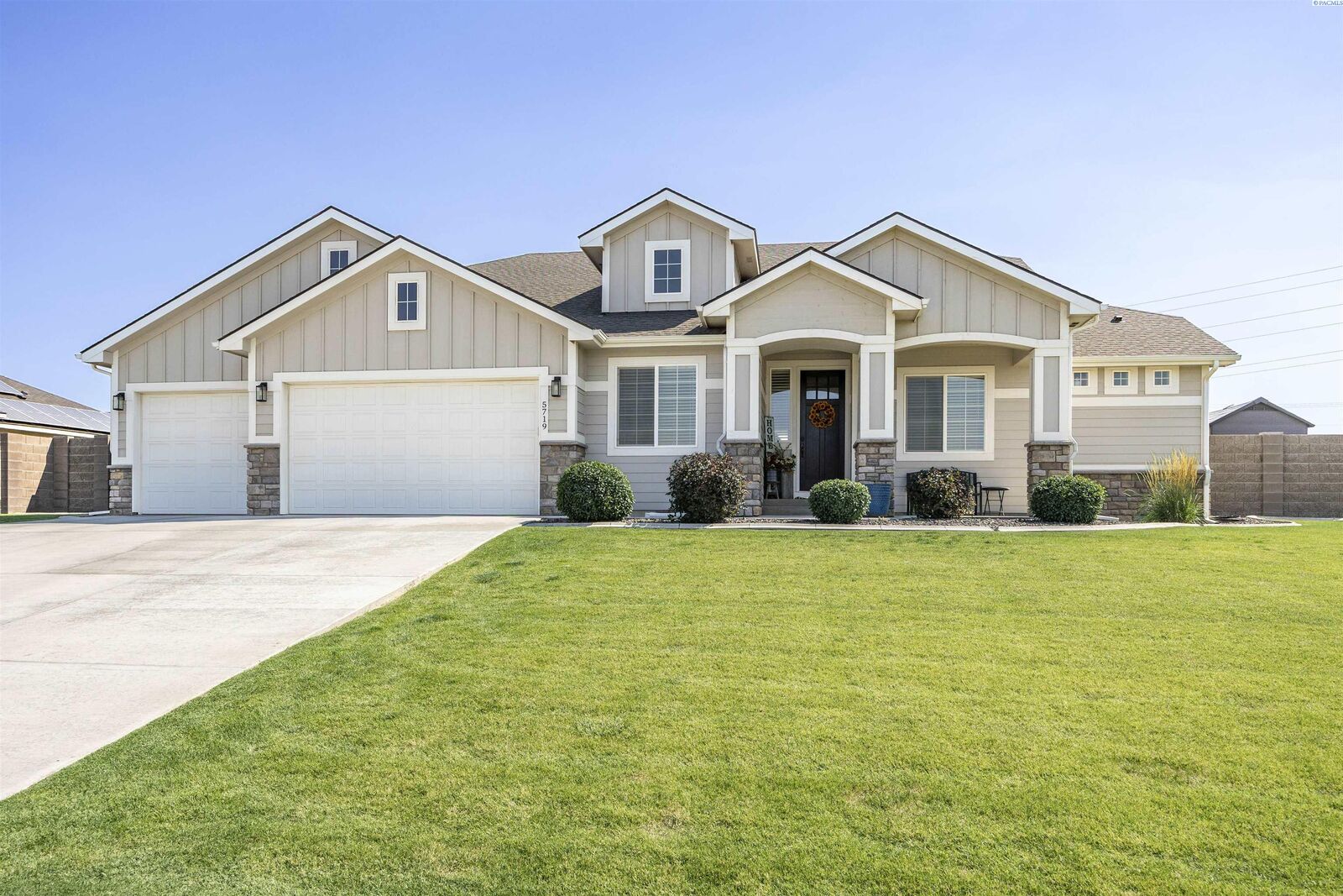 Property Photo: 5719 W 41st Ave WA 99338