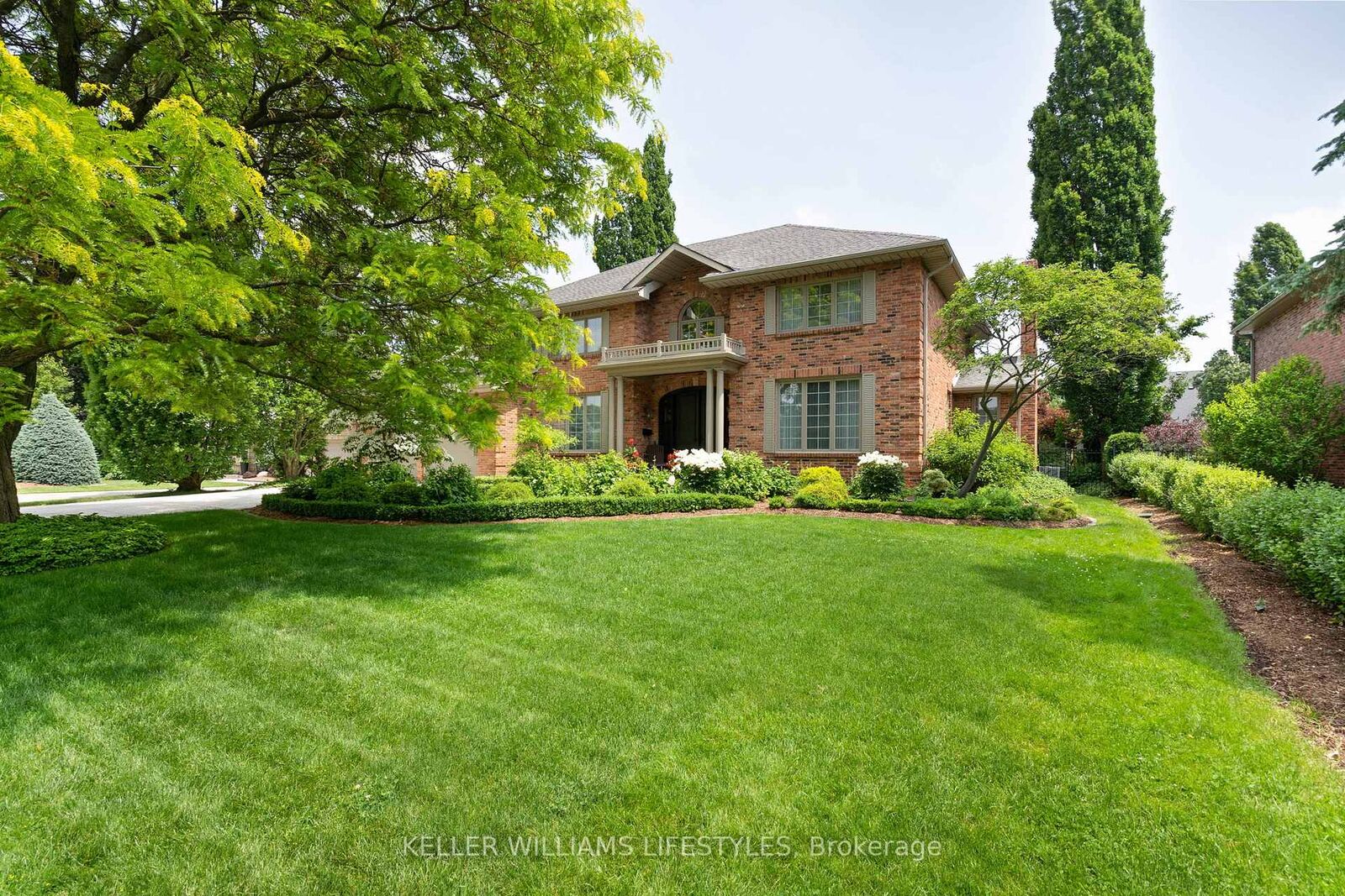 Property Photo: 95 Highland Woods Court ON N6C 5X2