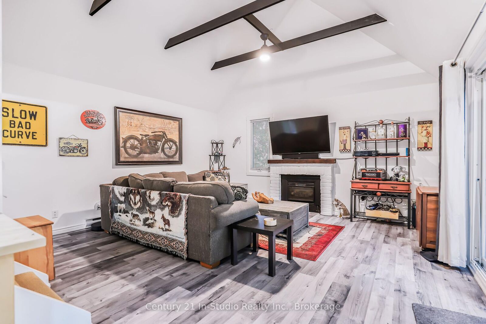 Property Photo:  5 Dawson Drive 324  ON L9Y 5B4 