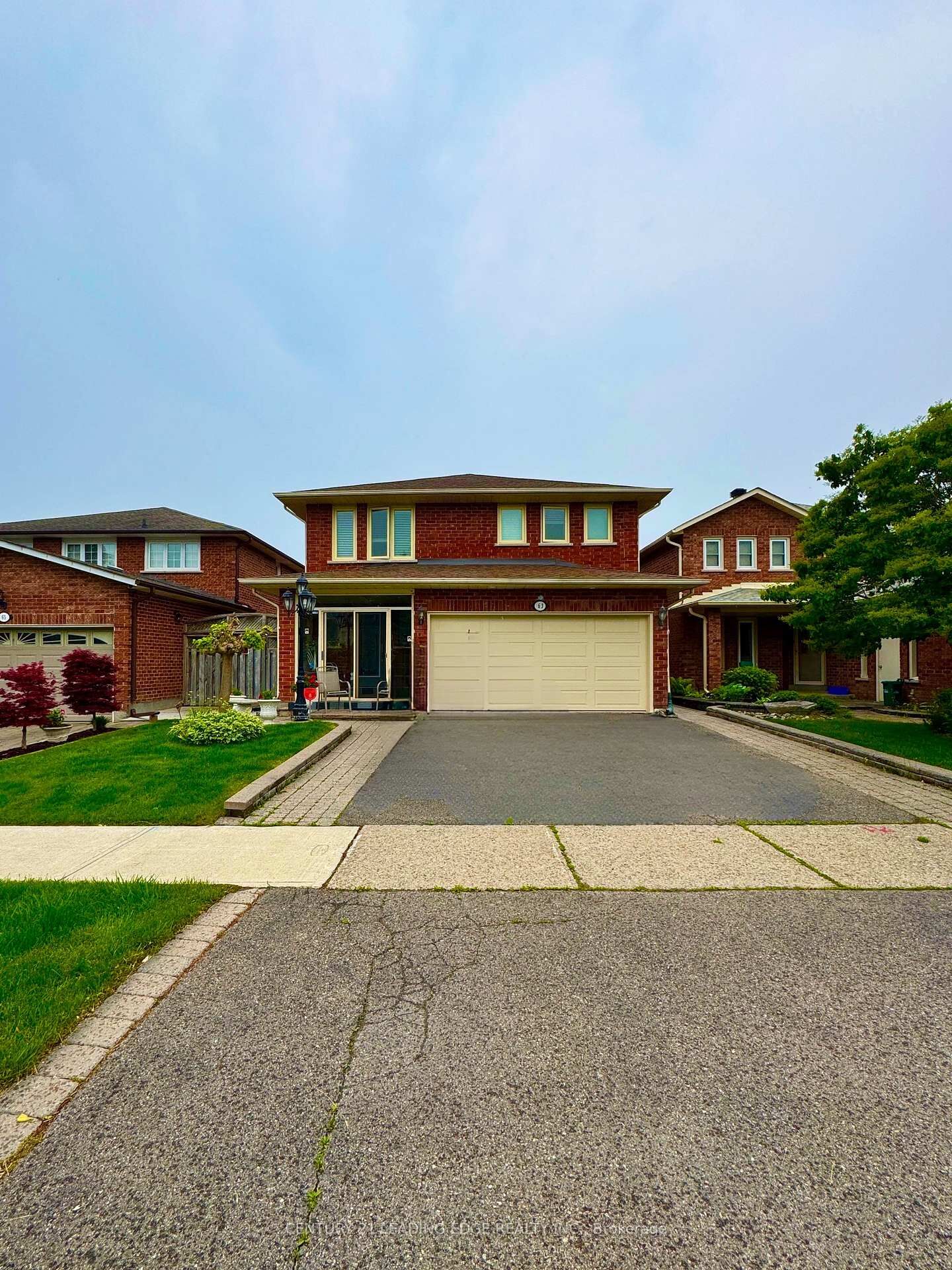 Property Photo: 63 Canterbury Court Bsmt ON L4C 8E7