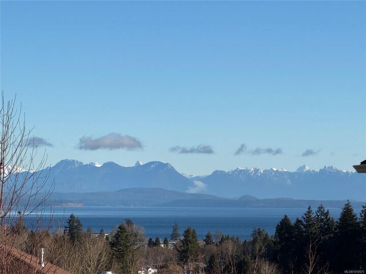 Property Photo: 663 Mariner Dr BC V9H 1V9
