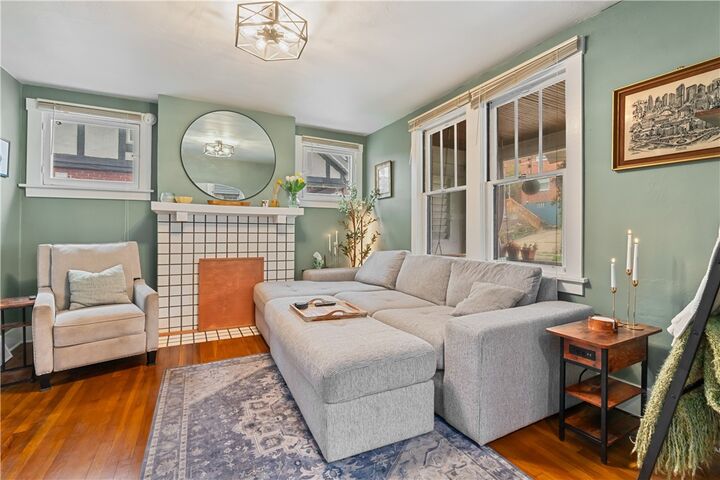 Property Photo:  916 Baldwin St  PA 15234 