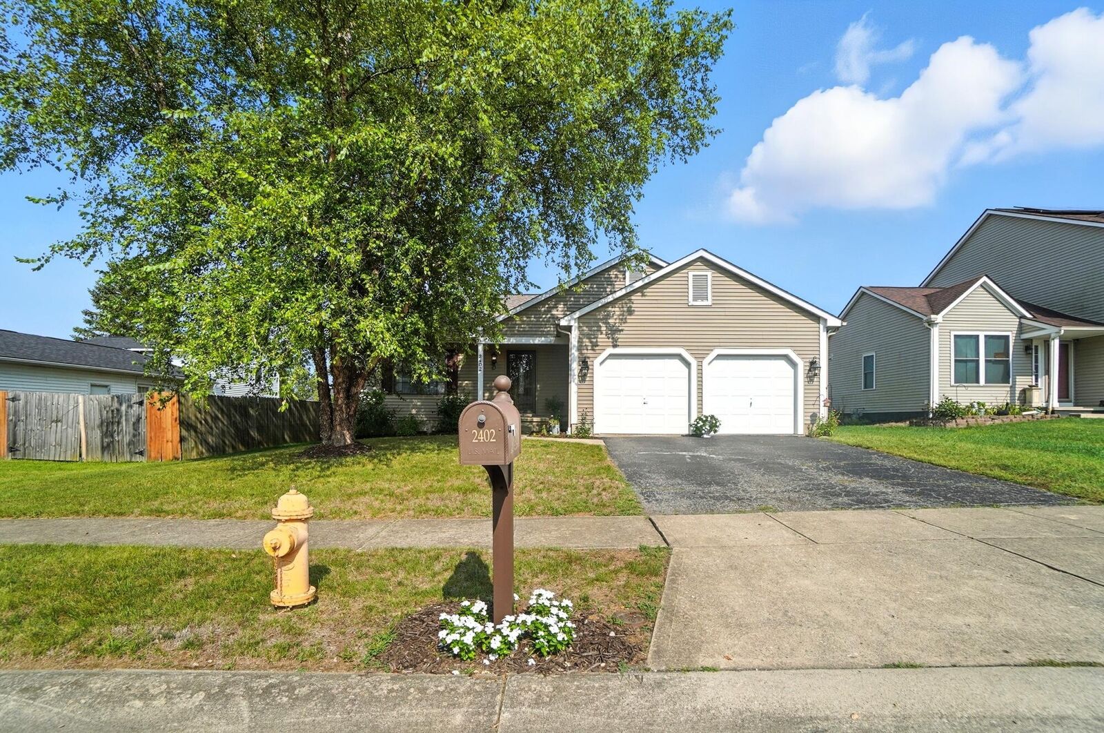 Property Photo:  2402 Rock Creek Court  OH 43123 