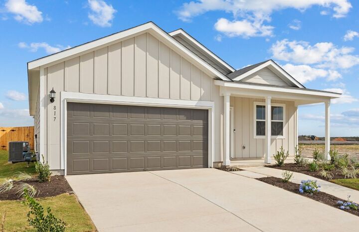 Property Photo: 817 Cardenas Street TX 78666