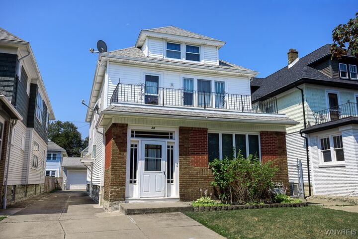 88 Commonwealth Avenue  Buffalo NY 14216 photo