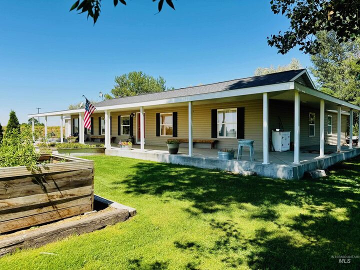 Property Photo: 275 N Meridian ID 83350