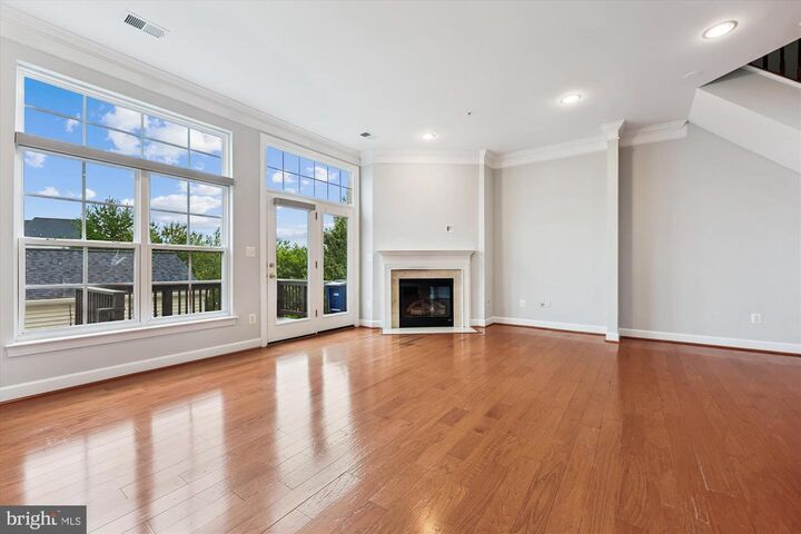 Property Photo: 23921 Catawba Hill Drive MD 20871