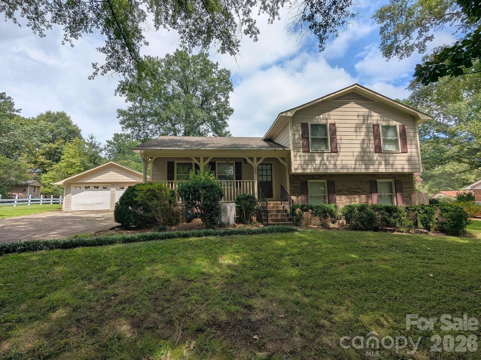 Property Photo: 105 Redcoat Drive SC 29715