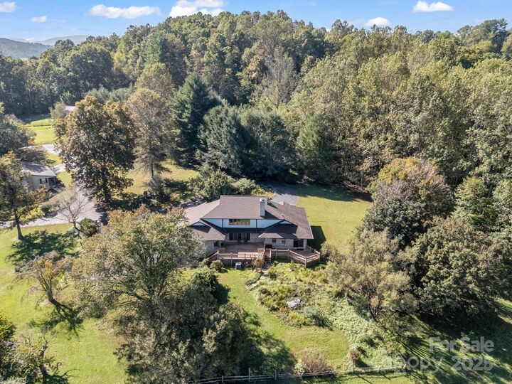 Property Photo: 26 Canter Court NC 28742