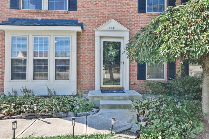 Property Photo:  229 Dickens Court  OH 45036 