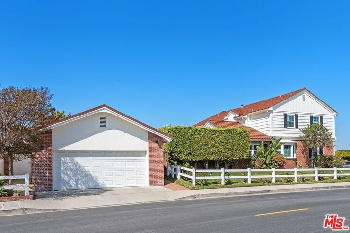 Property Photo: 4300 Don Felipe Dr CA 90008