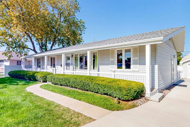 Property Photo:  129 E Parkway  NE 68601