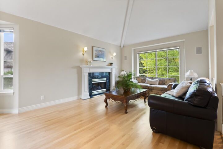 Property Photo: 15355 Sequoia BC V3S 8N4