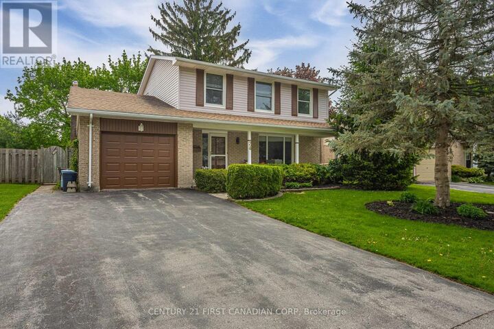 Property Photo:  24 Bartlett Crescent  ON N6K 1W4 