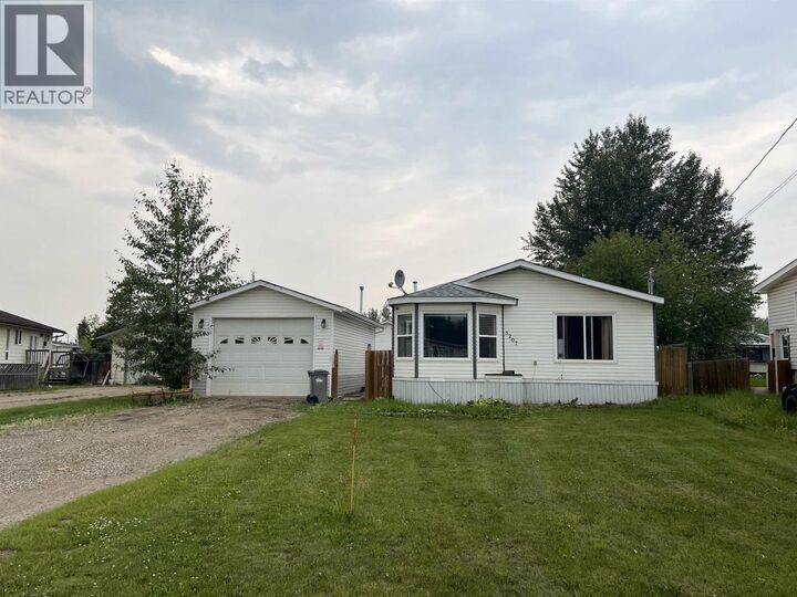 5207 Cottonwood Road  Fort Nelson BC V0C 1R0 photo
